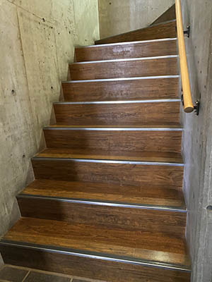 アートコンプレックスセンター階段